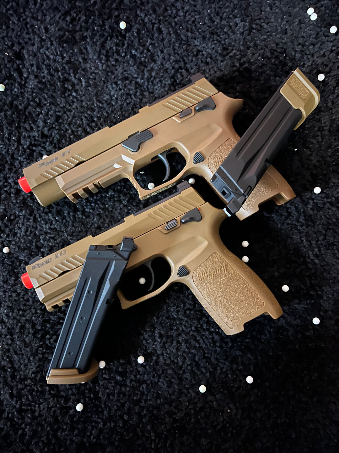 Bundle - SIG Sauer M17 Airsoft GBB Pistol + SIG Magazine